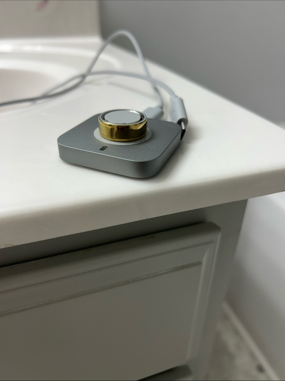 Oura Ring Magnetic Charger Dock in Silver and Gold
